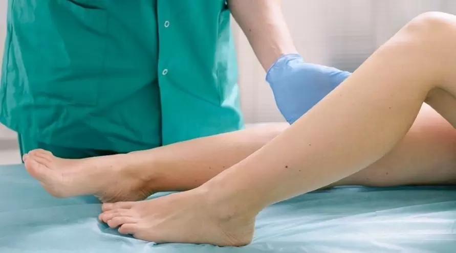 After the examination, the phlebologist will prescribe a modern method of treating varicose veins on the legs